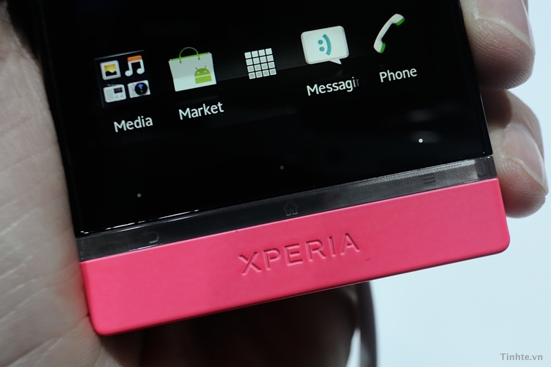 [MWC2012] Trên tay Sony Xperia U và Xperia P