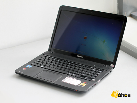Một lẫu laptop tầm giá 11 triệu đồng có ổ cứng 500 GB và dùng chip Core i thế hệ 2 của Toshiba.