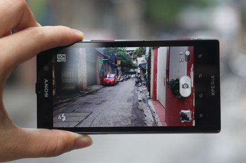 Sony-Xperia-Ion-Red-7-JPG-1344869665_480