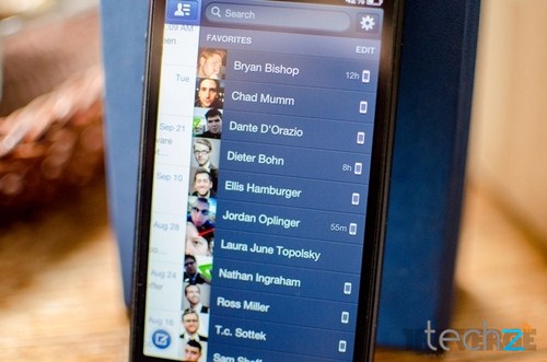Facebook cho iOS cung cấp bản cập nhật chức năng Messenger,Điểm thay đổi rõ nhất của bản cập nhật này là tính năng vuốt từ phải sang trái màn hình ứng dụng để biết danh sách bạn Online,facebook, messenger, ios, apple, iphone