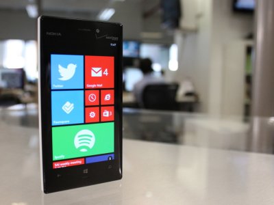  Nokia Lumia 928 và 920