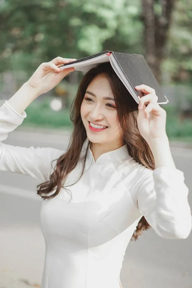 Lộ clip nóng 8 phút không che, Thư Vũ (Vũ Thị Anh Thư) trong phim ‘Về nhà đi con’ lại rò rỉ thêm clip nóng bỏng