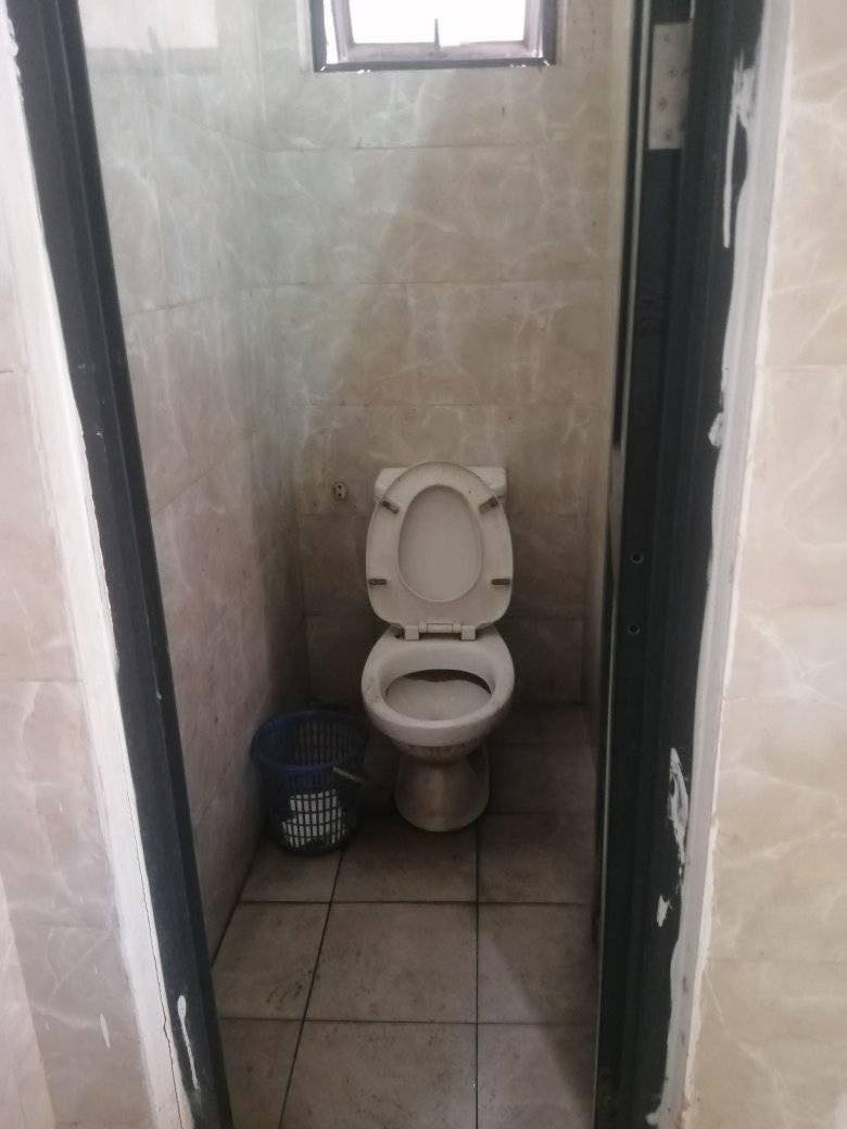 Cư dân mạng 'rợn người' khi thấy hình ảnh nhà vệ sinh ở bến xe Kim ...