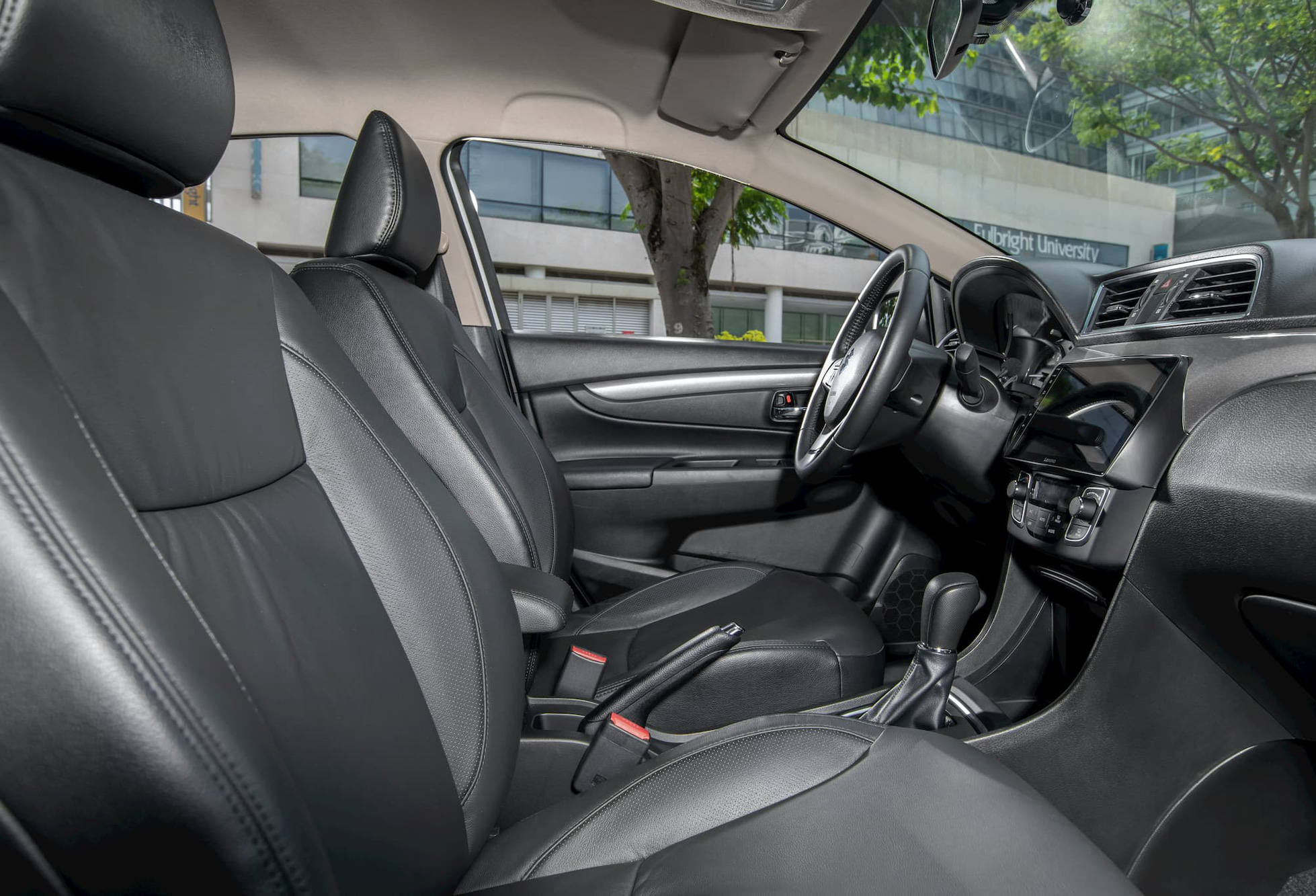 Suzuki Ciaz 2020 giảm giá sập sàn, ‘phủ đầu’ Toyota Vios và Honda City trong cuộc chiến doanh số ảnh 4