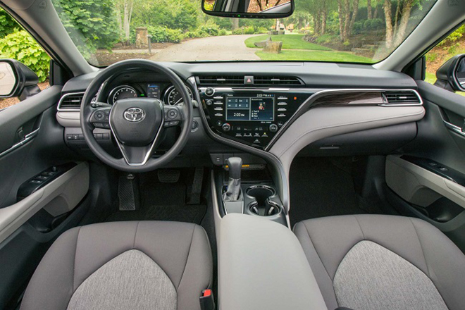 Toyota Camry giảm giá ‘sập sàn’ tới 75 triệu đồng để dọn kho, khách hàng Việt đua nhau săn lùng ảnh 2