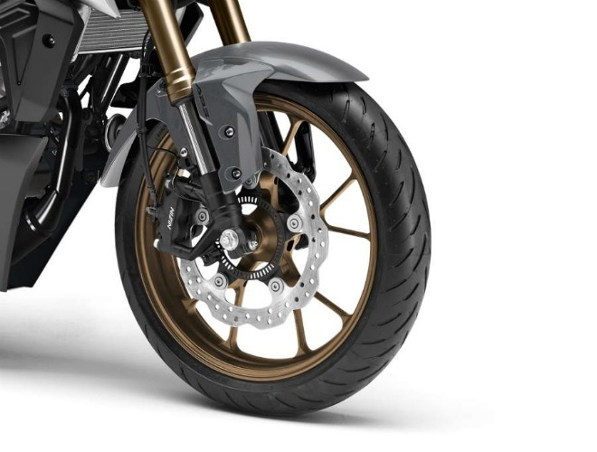 Honda CB125R 2021 ra mắt, đủ sức l&agrave;m Yamaha Exciter v&agrave; Honda Winner X bị qu&ecirc;n l&atilde;ng ảnh 3