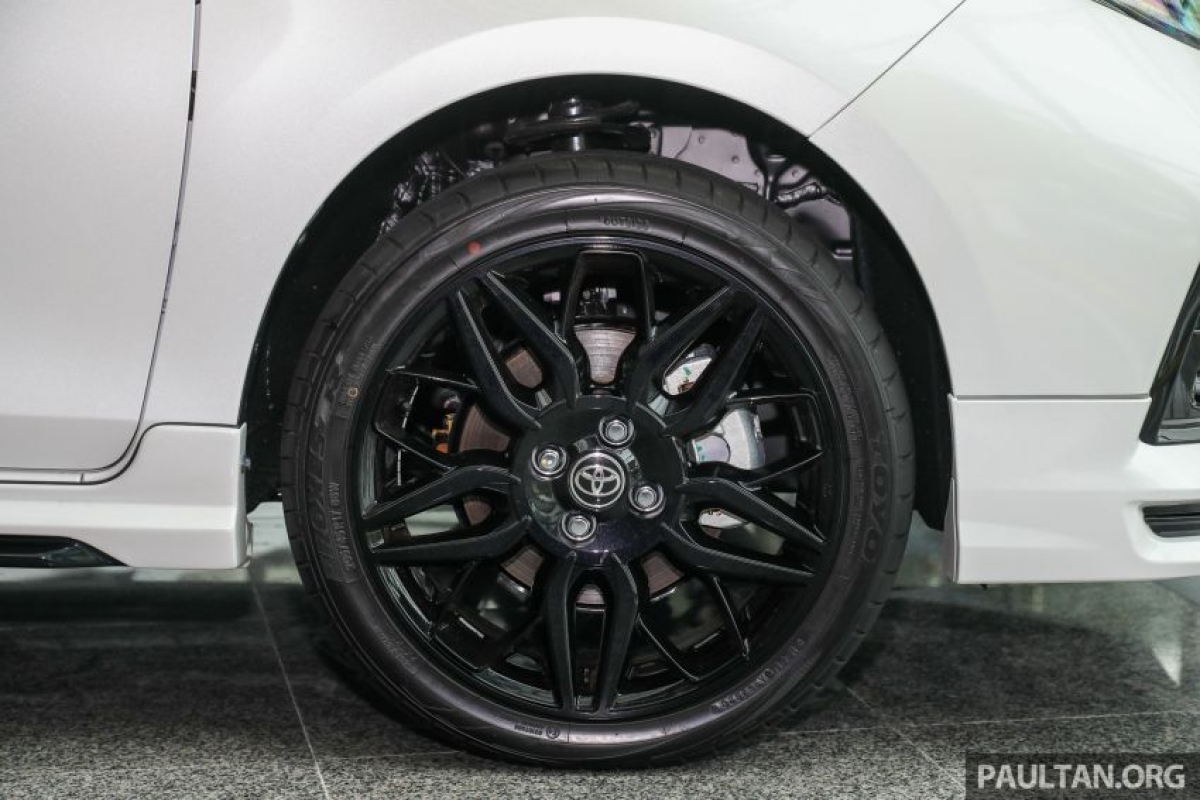 Chi tiết Toyota Vios GR-S: Ngoại hình đẹp ‘không góc chết’, sức mạnh khiến Hyundai Accent ‘run rẩy’ ảnh 4