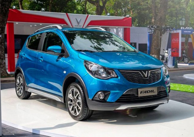 Tin n&oacute;ng trưa 13/12: Clip Ho&agrave;i Linh kh&oacute;c nghẹn, vợ cũ Ho&agrave;i L&acirc;m đăng ảnh th&acirc;n thiết với trai lạ ảnh 4