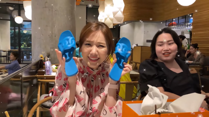 Nhận m&oacute;n qu&agrave; sinh nhật xịn từ đồng nghiệp, Hari Won bất ngờ lo sợ khi nghĩ tới Trấn Th&agrave;nh ảnh 3