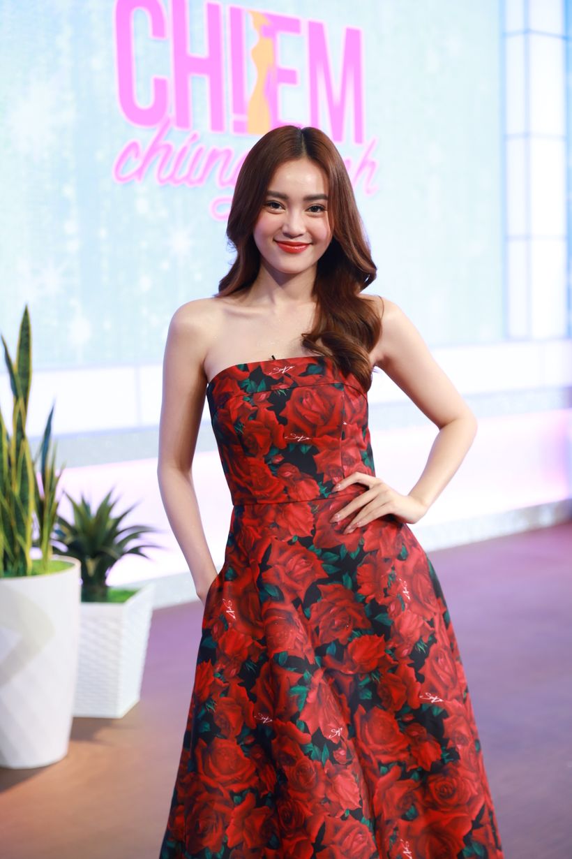 Ninh Dương Lan Ngọc bật kh&oacute;c nức nở, tiết lộ nỗi tủi nhục phải g&aacute;nh chịu khi mới v&agrave;o nghề ảnh 1