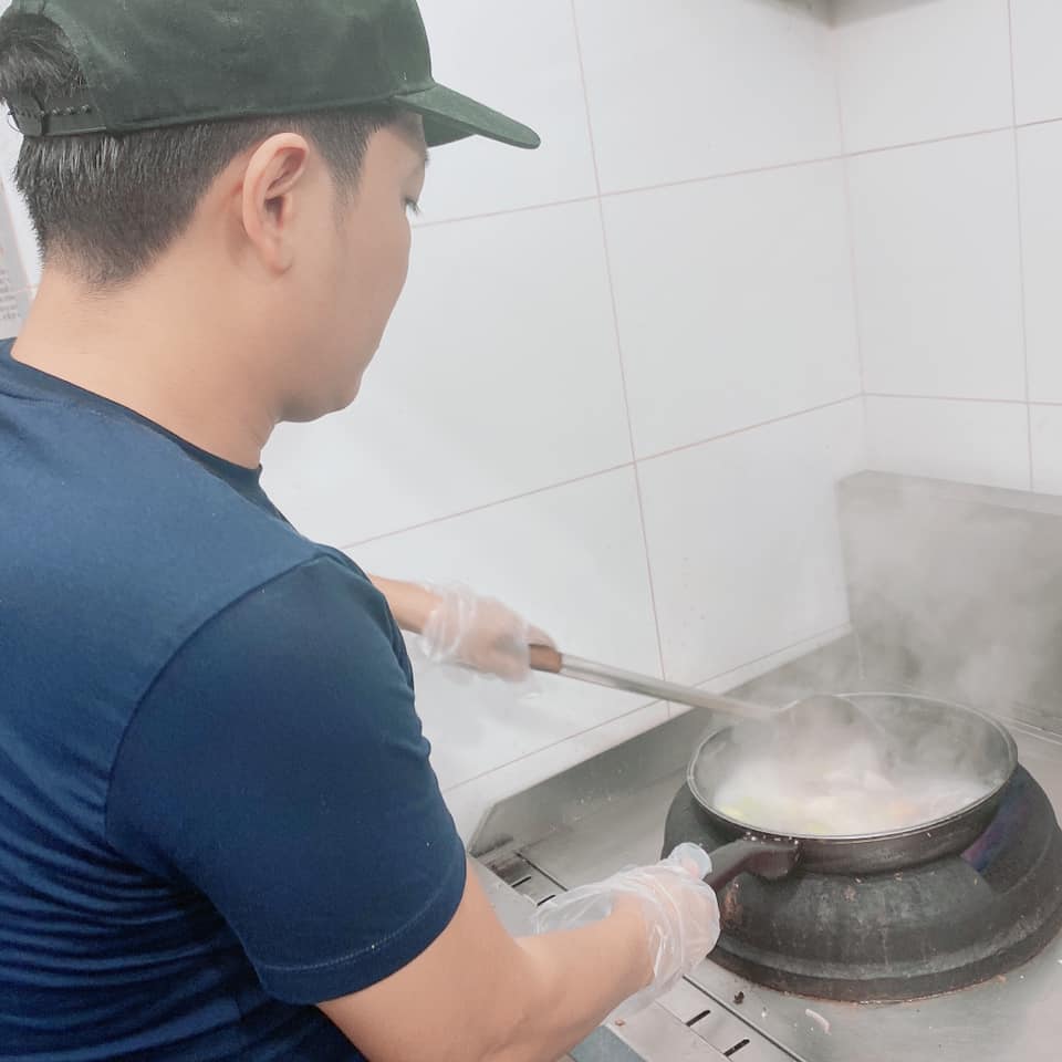 Giữa l&uacute;c lao đao v&igrave; tin dữ, Trường Giang hạ m&igrave;nh l&agrave;m việc &iacute;t ai ngờ, khiến Nh&atilde; Phương nghẹn ng&agrave;o ảnh 3