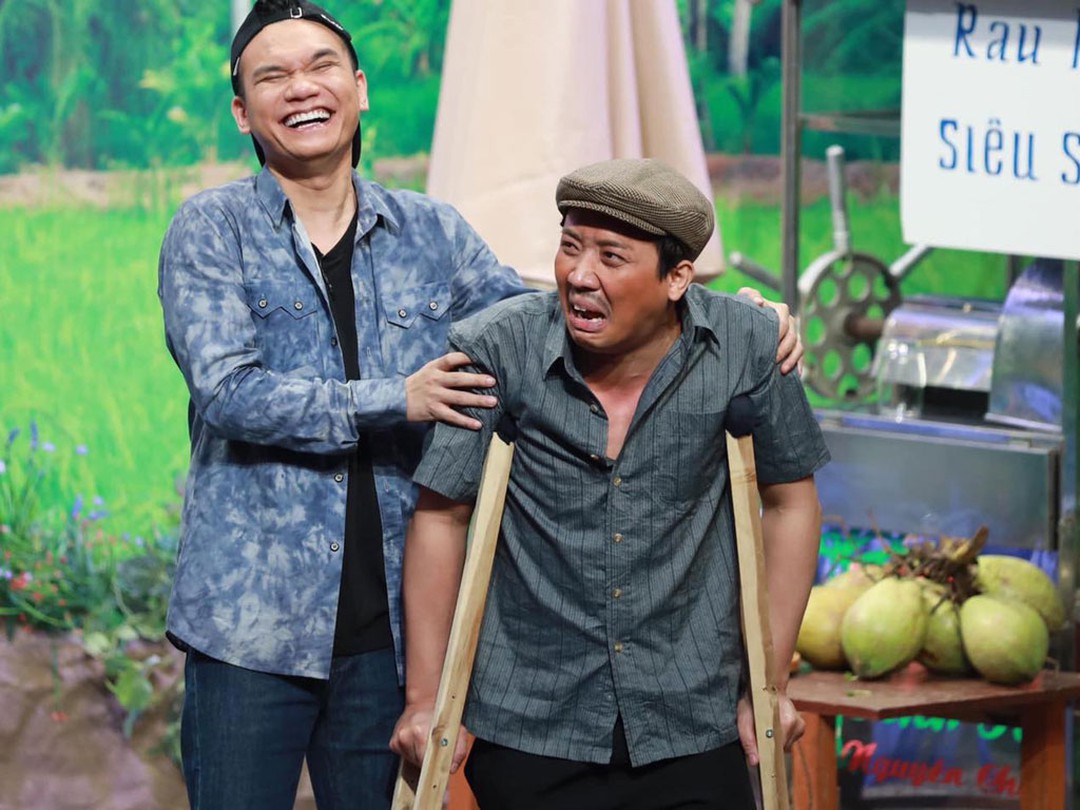 Khắc Việt quỳ gối xin lỗi Trấn Thành sau khi cả gan thách thức ông xã của Hari Won ảnh 2