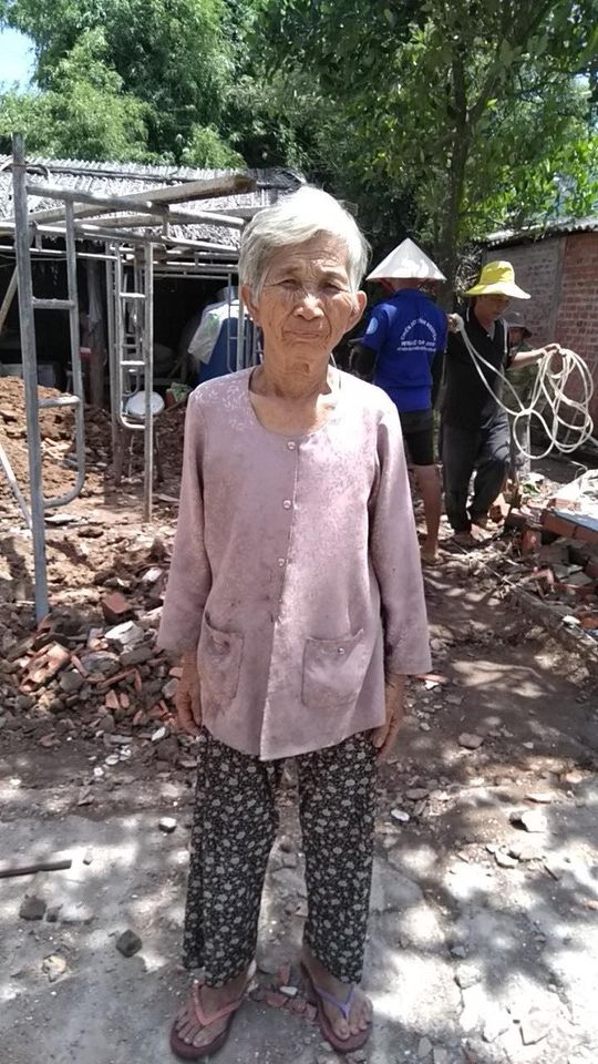 X&acirc;y nh&agrave; cho b&agrave; cụ ngh&egrave;o bằng tiền t&uacute;i, vợ chồng Thủy Ti&ecirc;n vẫn bị tr&aacute;ch m&oacute;c: &ldquo;Sao kh&ocirc;ng mua t&ocirc;n lạnh&rdquo; ảnh 4