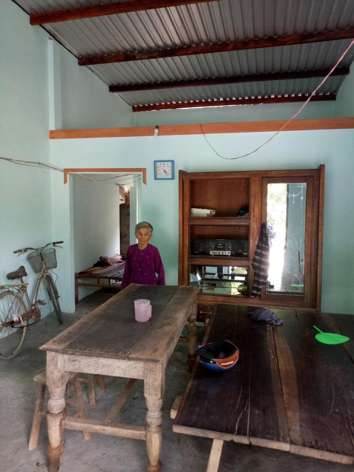 X&acirc;y nh&agrave; cho b&agrave; cụ ngh&egrave;o bằng tiền t&uacute;i, vợ chồng Thủy Ti&ecirc;n vẫn bị tr&aacute;ch m&oacute;c: &ldquo;Sao kh&ocirc;ng mua t&ocirc;n lạnh&rdquo; ảnh 6