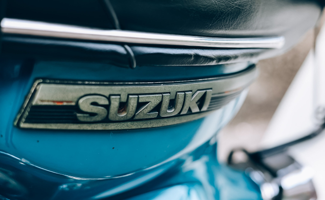 Mẫu xe máy huyền thoại của Suzuki mệnh danh là ‘nỗi lo của Honda DD’ được hồi sinh ảnh 8