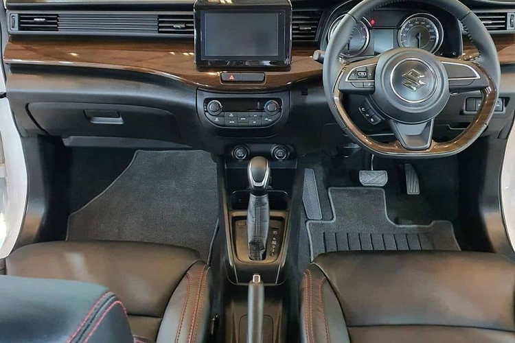 Suzuki Ertiga ra mắt phiên bản mới giá 410 triệu đồng, thiết kế khiến Mitsubishi Xpander choáng váng ảnh 5