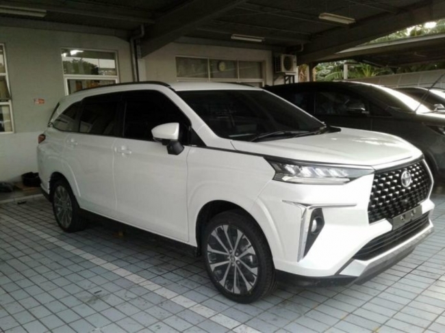 Tin xe 8/11: 'Cơn &aacute;c mộng' của Mitsubishi Xpander lộ diện đẹp kh&ocirc;ng điểm ch&ecirc;, gi&aacute; chưa đến 400 triệu ảnh 1