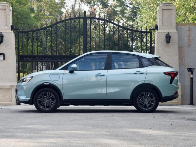 Tin xe 8/11: 'Cơn &aacute;c mộng' của Mitsubishi Xpander lộ diện đẹp kh&ocirc;ng điểm ch&ecirc;, gi&aacute; chưa đến 400 triệu ảnh 2