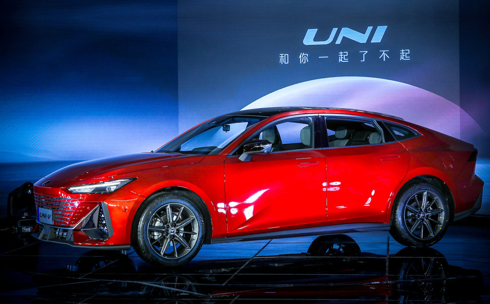 Tuyệt tác sedan mới trình làng: Thiết kế làm lu mờ Kia K3, trang bị đe nẹt Hyundai Elantra ảnh 1