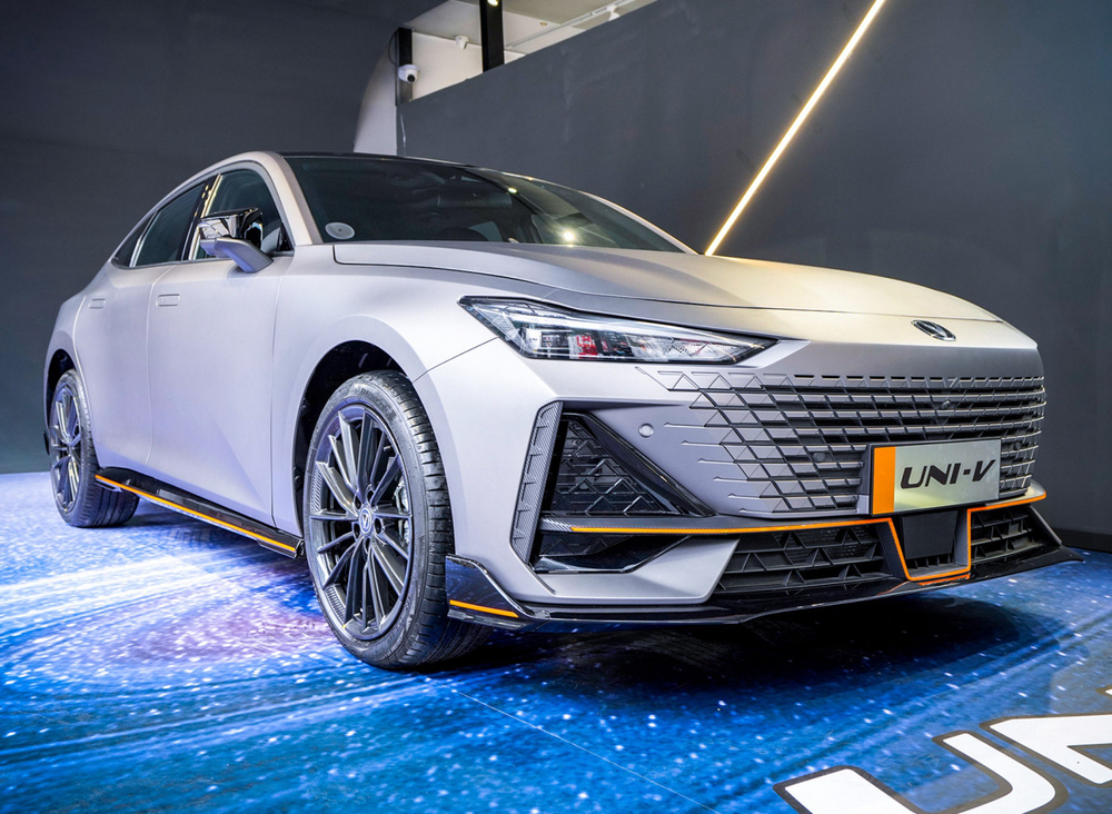 Tuyệt tác sedan mới trình làng: Thiết kế làm lu mờ Kia K3, trang bị đe nẹt Hyundai Elantra ảnh 2