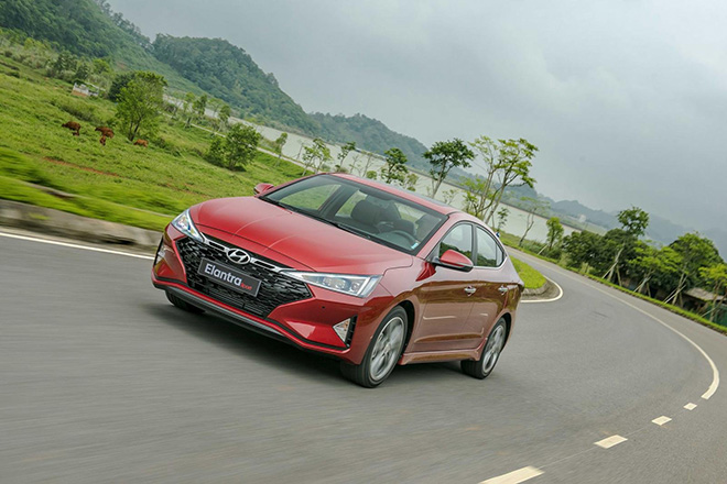 Giá lăn bánh Hyundai Elantra tháng 4/2022: ‘Rẻ ngã ngửa’, thách thức Kia K3 và Honda Civic ảnh 5
