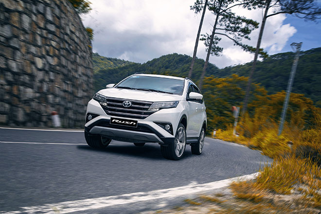 Giá lăn bánh Toyota Rush tháng 6/2022: Đe nẹt Suzuki XL7 và Mitsubishi Xpander Cross với ưu đãi kép ảnh 1