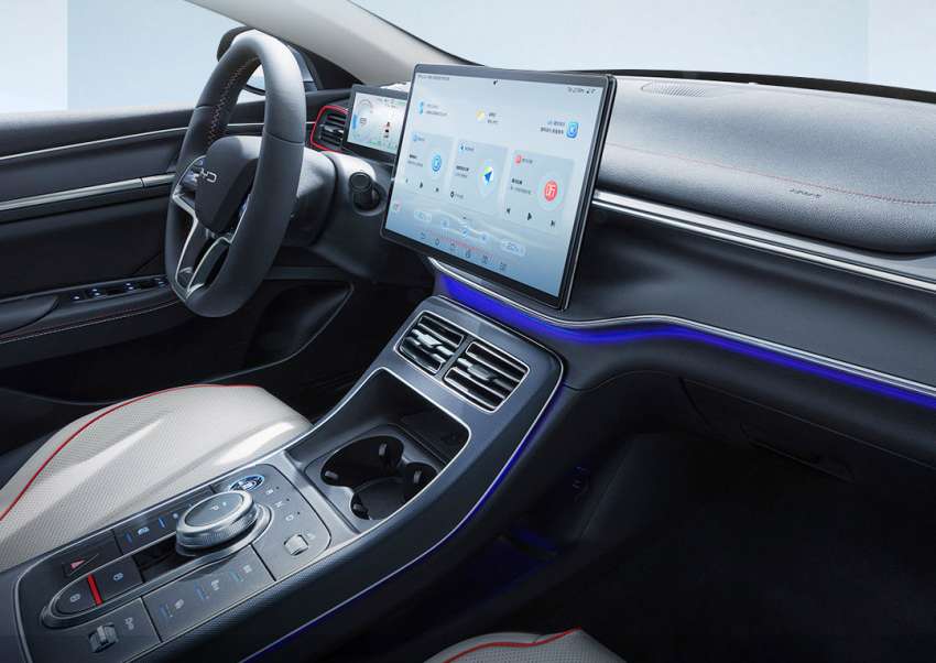 Đối thủ mới của Kia K3 v&agrave; Hyundai Elantra sở hữu trang bị cực khủng, gi&aacute; rẻ hơn Toyota Vios ảnh 4