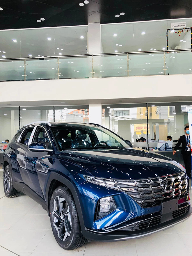 Hyundai Tucson 2022 đổ bộ đại lý Việt: Thiết kế tuyệt đẹp, giá bán ‘đe nẹt’ Mazda CX-5 và Honda CR-V ảnh 4