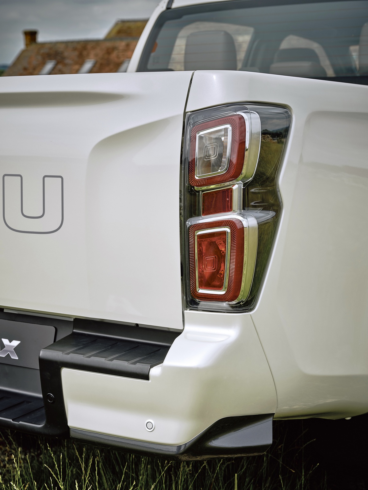Đối thủ nặng ký của ‘Vua bán tải’ Ford Ranger chính thức ra mắt: Thiết kế mê ly, công nghệ ngập tràn ảnh 3