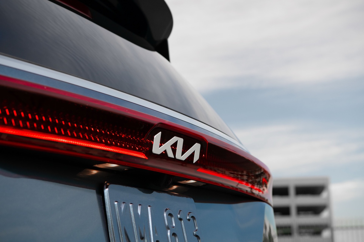 KIA chính thức cho ra mắt đối thủ cứng của Mitsubishi Xpander: Thiết kế siêu đẹp, trang bị cực căng ảnh 7