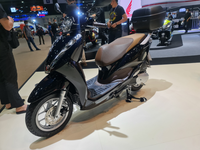 Chi tiết Honda LEAD 2021 mới tr&igrave;nh l&agrave;ng: C&ocirc;ng nghệ ho&agrave;nh tr&aacute;ng, thiết kế đẹp miễn ch&ecirc; ảnh 8