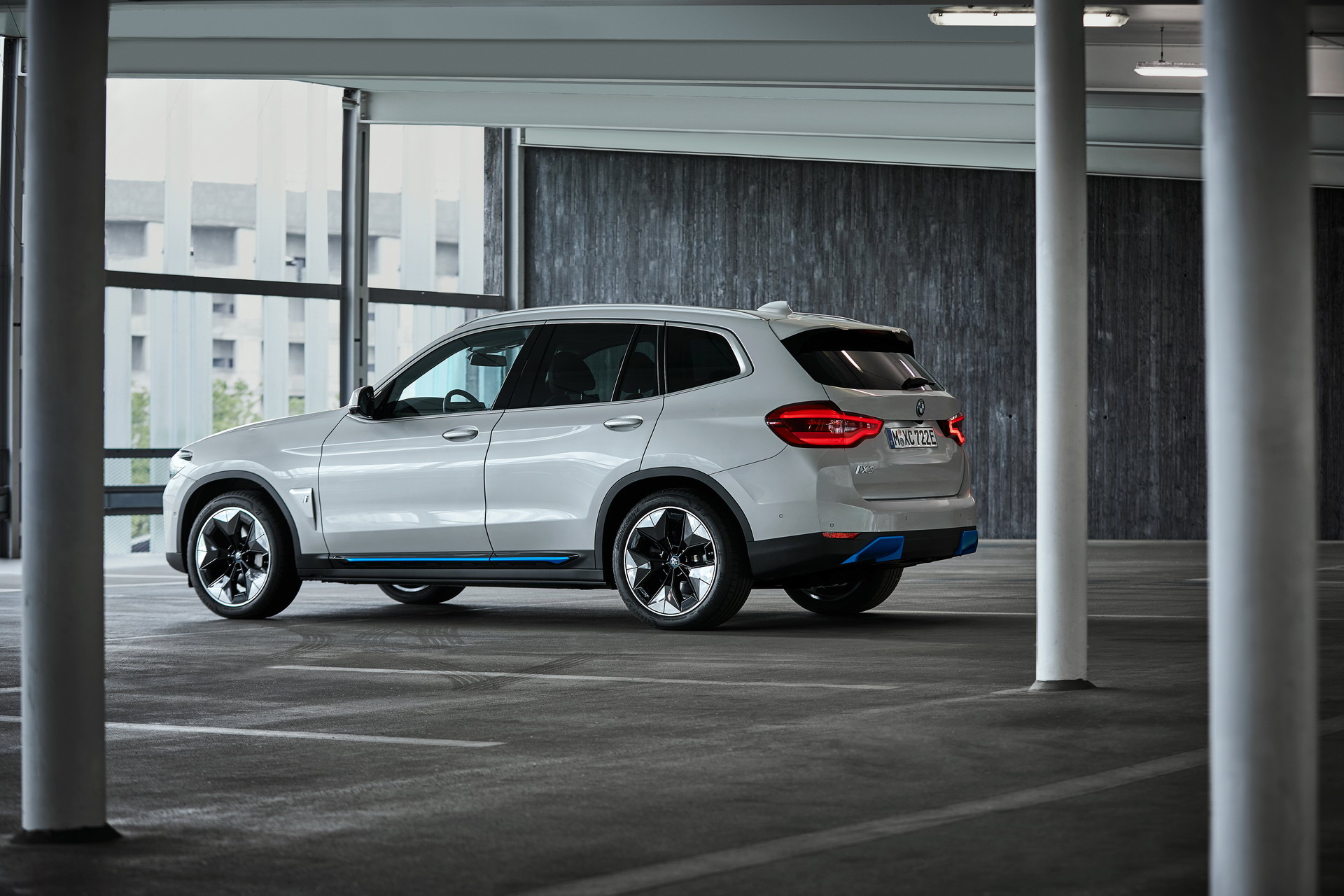 BMW iX3 Electric SUV 2021 bắt đầu nhận đặt hàng ảnh 2