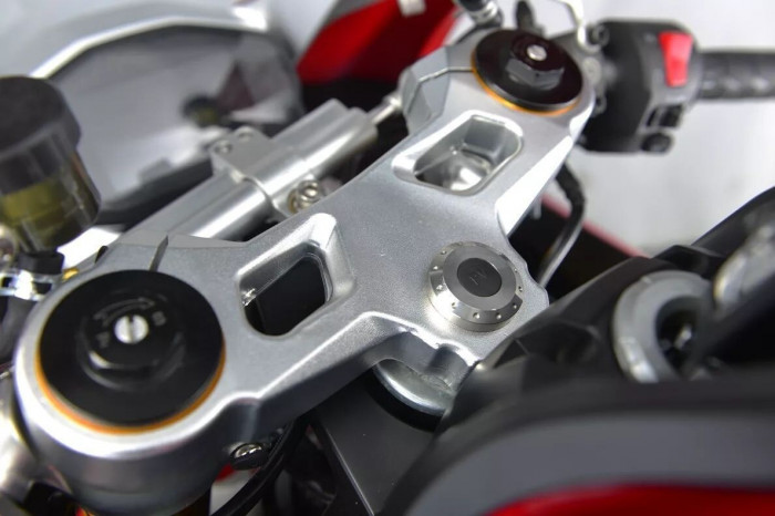 Quái vật côn tay thiết kế như Ducati Panigale 959: Giá ngang Honda SH, sức mạnh gấp 3 Yamaha Exciter ảnh 11