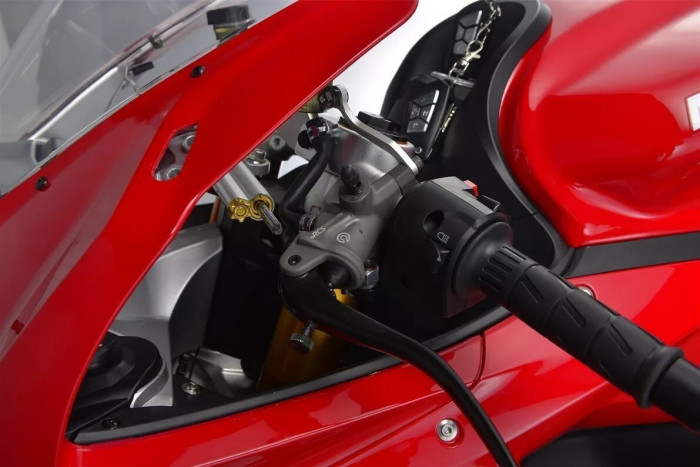 Quái vật côn tay thiết kế như Ducati Panigale 959: Giá ngang Honda SH, sức mạnh gấp 3 Yamaha Exciter ảnh 12