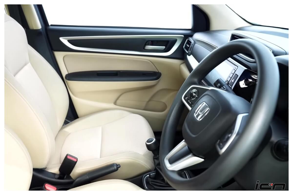 ‘Khắc tinh’ của Hyundai Grand i10 chính thức ra mắt: Giá 194 triệu đồng, trang bị không kém xe sang ảnh 3