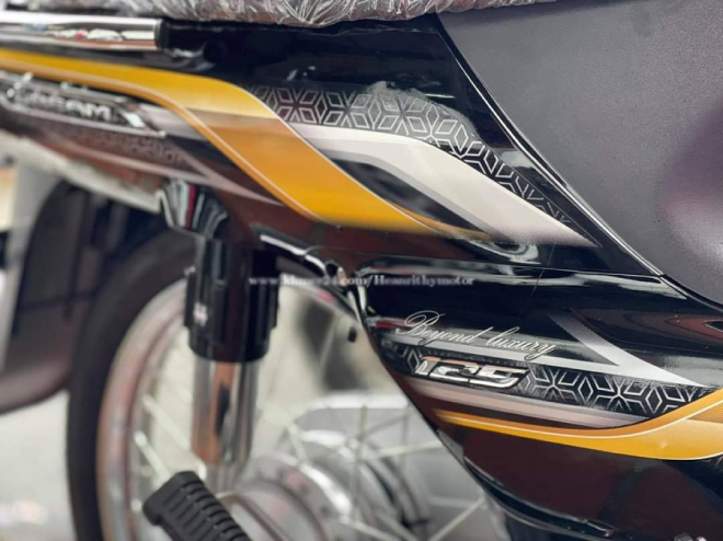 Mẫu xe số mới của Honda vừa tr&igrave;nh l&agrave;ng đ&atilde; g&acirc;y b&atilde;o, Honda Wave Alpha cũng phải c&uacute;i đầu k&iacute;nh phục ảnh 12