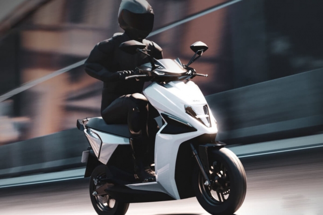 Tin xe hot 16/8: &lsquo;Cơn &aacute;c mộng&rsquo; gi&aacute; 33 triệu đồng của Honda Vision ra mắt, thiết kế đẹp kh&ocirc;ng chỗ ch&ecirc; ảnh 1