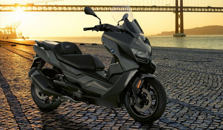 Siêu phẩm xe tay ga ‘sang chảnh’ mới trình làng, sẵn sàng lật đổ ngôi ‘Vua tay ga’ của Honda SH ảnh 2