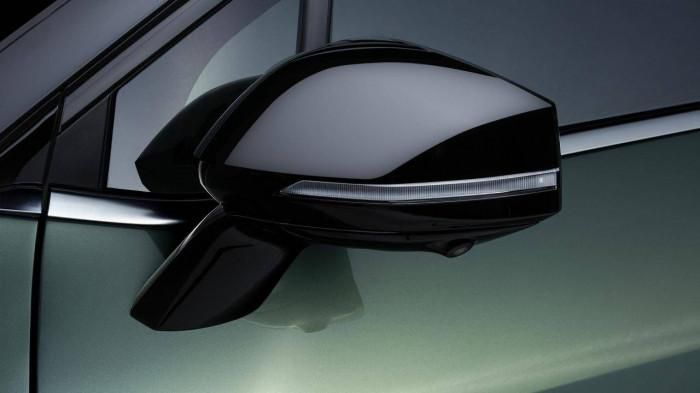 &lsquo;Anh em&rsquo; của KIA Seltos thiết kế đẹp ngất ng&acirc;y, trang bị cực xịn khiến Toyota Corolla Cross &lsquo;run sợ&rsquo; ảnh 13