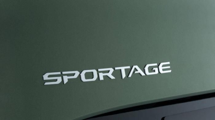 &lsquo;Anh em&rsquo; của KIA Seltos thiết kế đẹp ngất ng&acirc;y, trang bị cực xịn khiến Toyota Corolla Cross &lsquo;run sợ&rsquo; ảnh 15