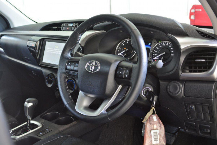 Cận cảnh ‘Quái thú’ bán tải của Toyota vừa ra mắt: Giá 435 triệu đồng, diện mạo lấn át Ford Ranger ảnh 5