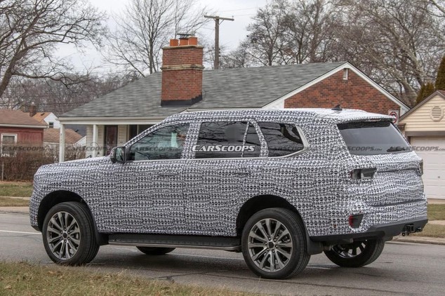Ford Everest 2022 mới lộ diện trước ng&agrave;y ra mắt, chuẩn bị hạ bệ Toyota Fortuner v&agrave; Hyundai Santa Fe ảnh 1