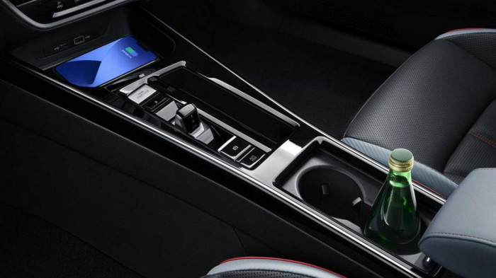 Mẫu sedan hạng C của Đức tr&igrave;nh l&agrave;ng: Thiết kế đẹp hơn Hyundai Elantra, trang bị kh&ocirc;ng thua Kia K3 ảnh 20