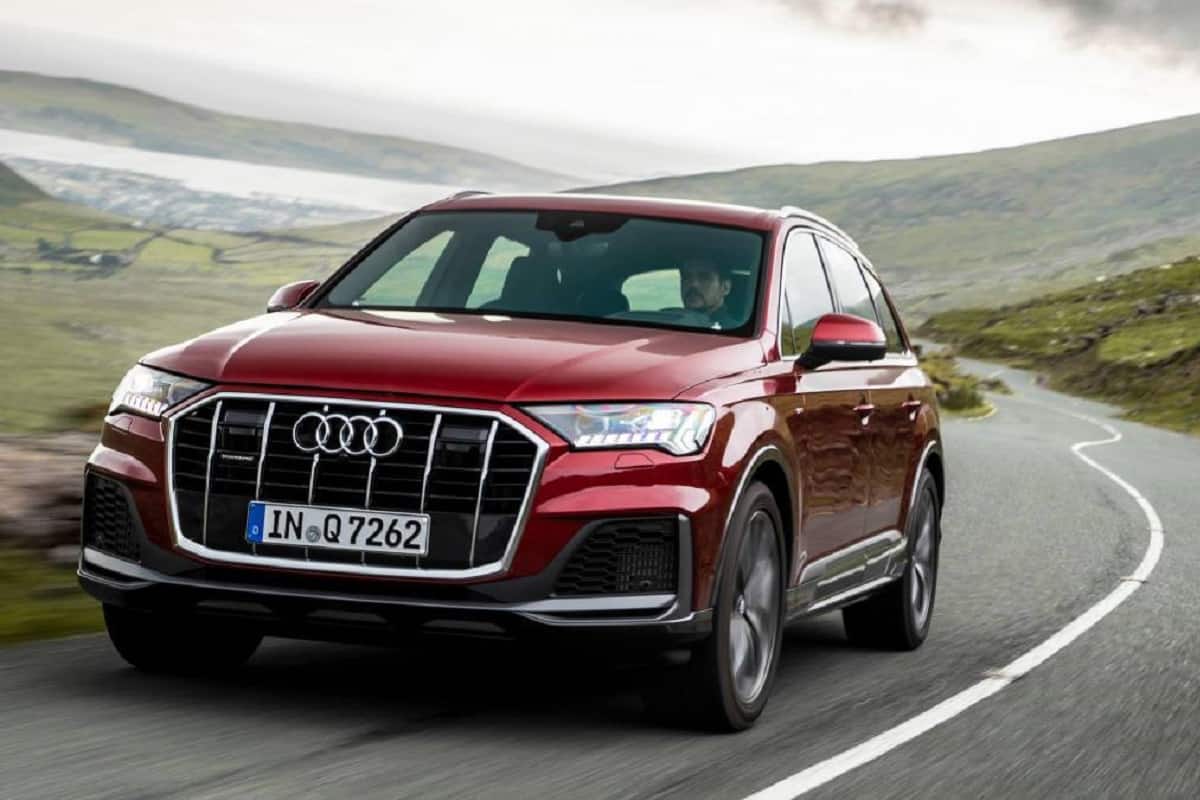 Audi Q7 2022 ‘chào sân’ với giá 2,4 tỷ đồng: Thay đổi thiết kế, nội thất sửa đổi và động cơ xăng mới ảnh 2
