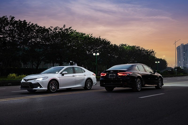 Giá lăn bánh Toyota Camry tháng 6/2022 siêu hấp dẫn, ‘chặt đẹp’ Honda Accord và Mazda6 ảnh 2