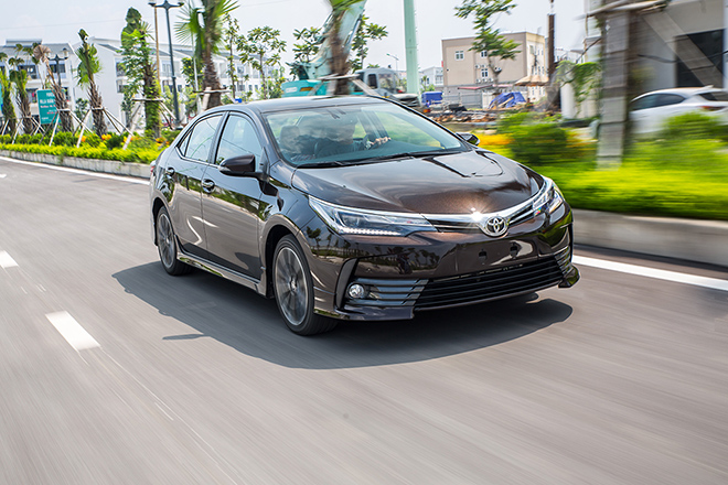 Gi&aacute; lăn b&aacute;nh Toyota Corolla Altis th&aacute;ng 2/2022: Ưu đ&atilde;i ngập tr&agrave;n, so k&egrave; Kia K3 v&agrave; Hyundai Elantra ảnh 3