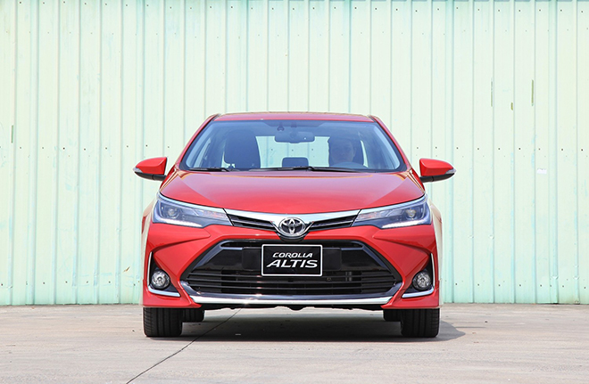 Gi&aacute; lăn b&aacute;nh Toyota Corolla Altis th&aacute;ng 2/2022: Ưu đ&atilde;i ngập tr&agrave;n, so k&egrave; Kia K3 v&agrave; Hyundai Elantra ảnh 4