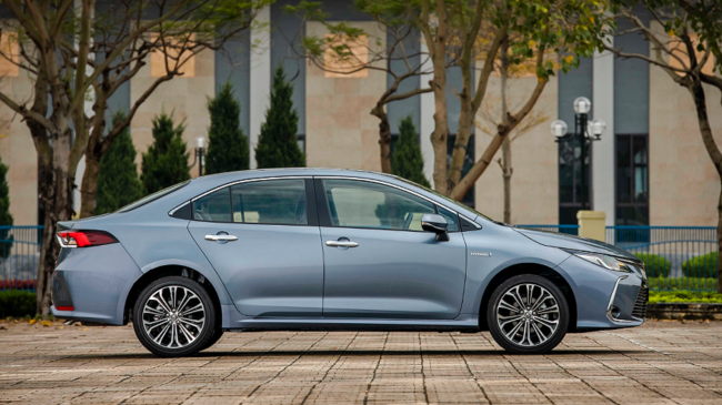 Tin xe trưa 10/3: Honda Vision gặp kh&oacute; v&igrave; đối thủ mới ra mắt với gi&aacute; chỉ 25 triệu đồng, thiết kế dị ảnh 4