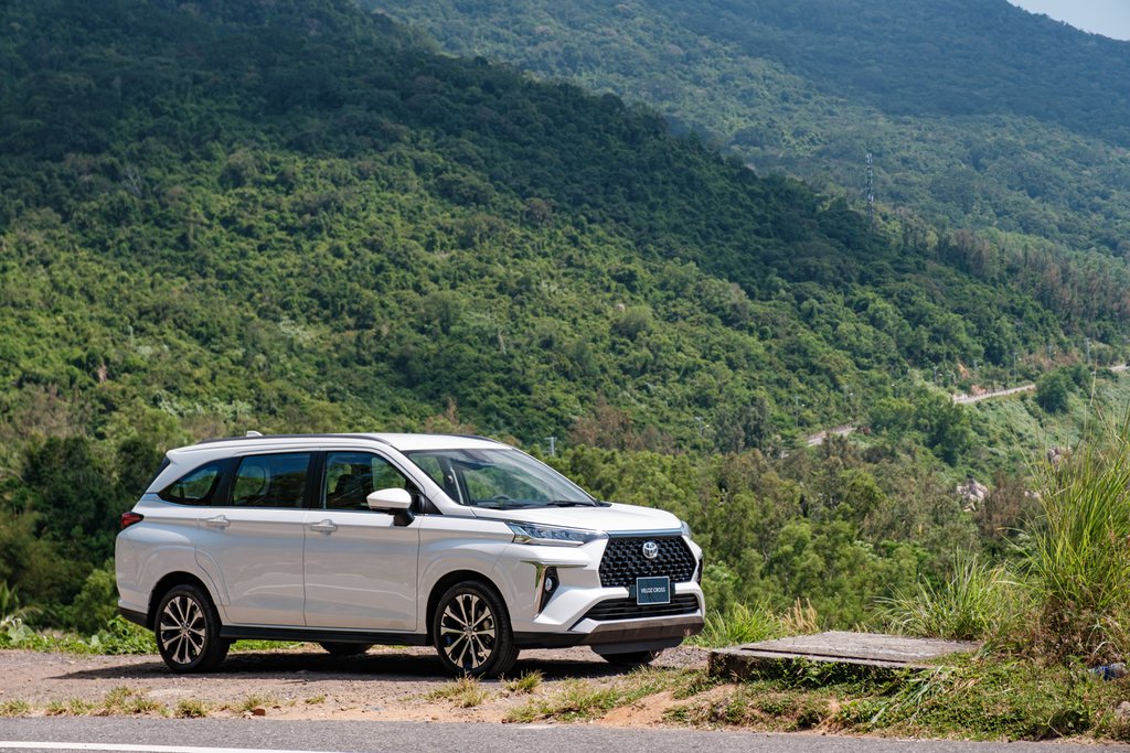 Chi tiết 'khắc tinh' của Suzuki Ertiga vừa ra mắt, gi&aacute; b&aacute;n khiến Mitsubishi Xpander 'cho&aacute;ng v&aacute;ng' ảnh 13