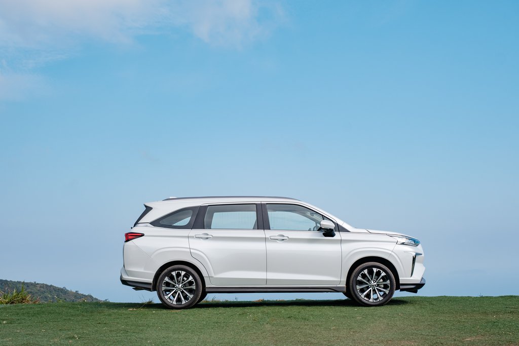 Chi tiết 'khắc tinh' của Suzuki Ertiga vừa ra mắt, gi&aacute; b&aacute;n khiến Mitsubishi Xpander 'cho&aacute;ng v&aacute;ng' ảnh 3